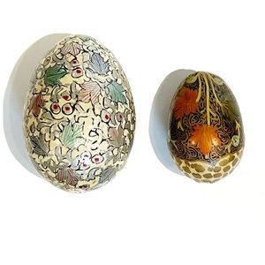 Decorative Painted Egg Figures Leaf Designs Gold Display Decor Creme Red Easter